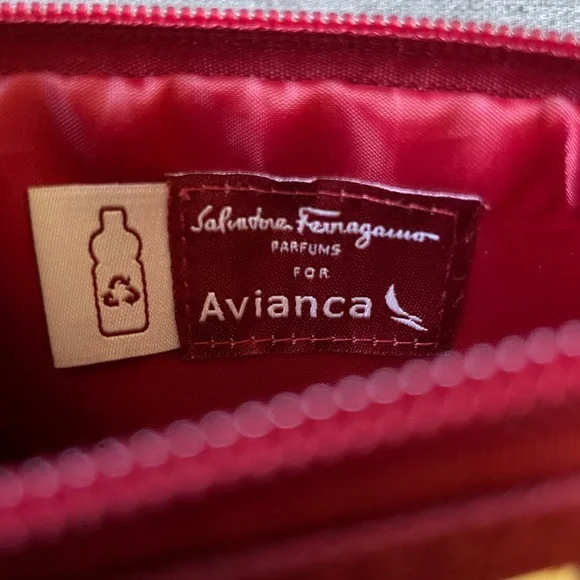 Salvatore Ferragamo: burgundy perfums/cosmetic bag - Picture 6 of 11